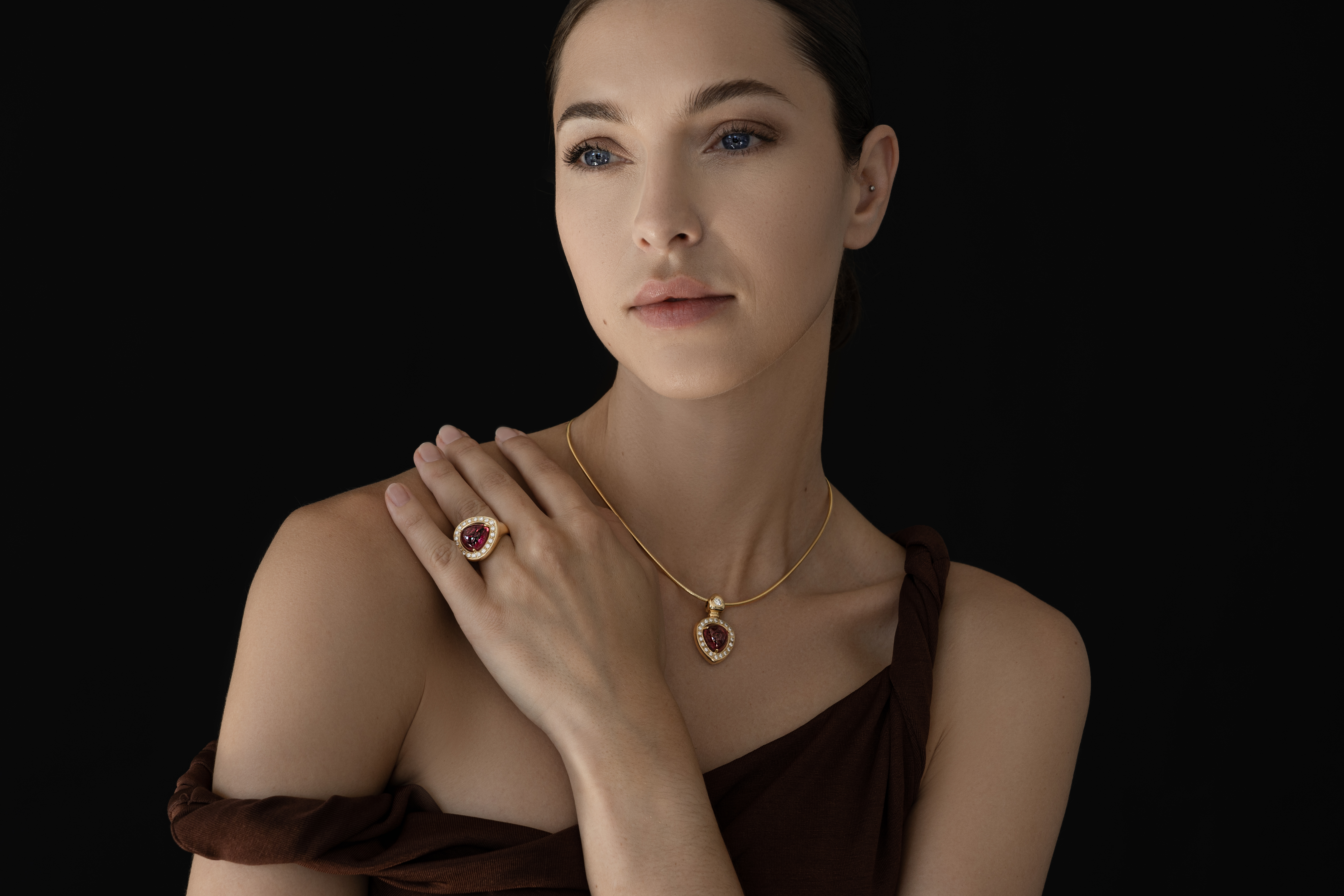  Lüth Bijoux - Collier mir Anhänger - Rubellit  / Diamatbesatz 
