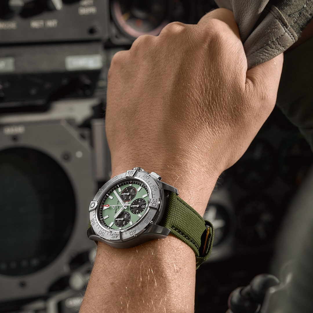 Avenger B01 Chronograph 44 - Grün