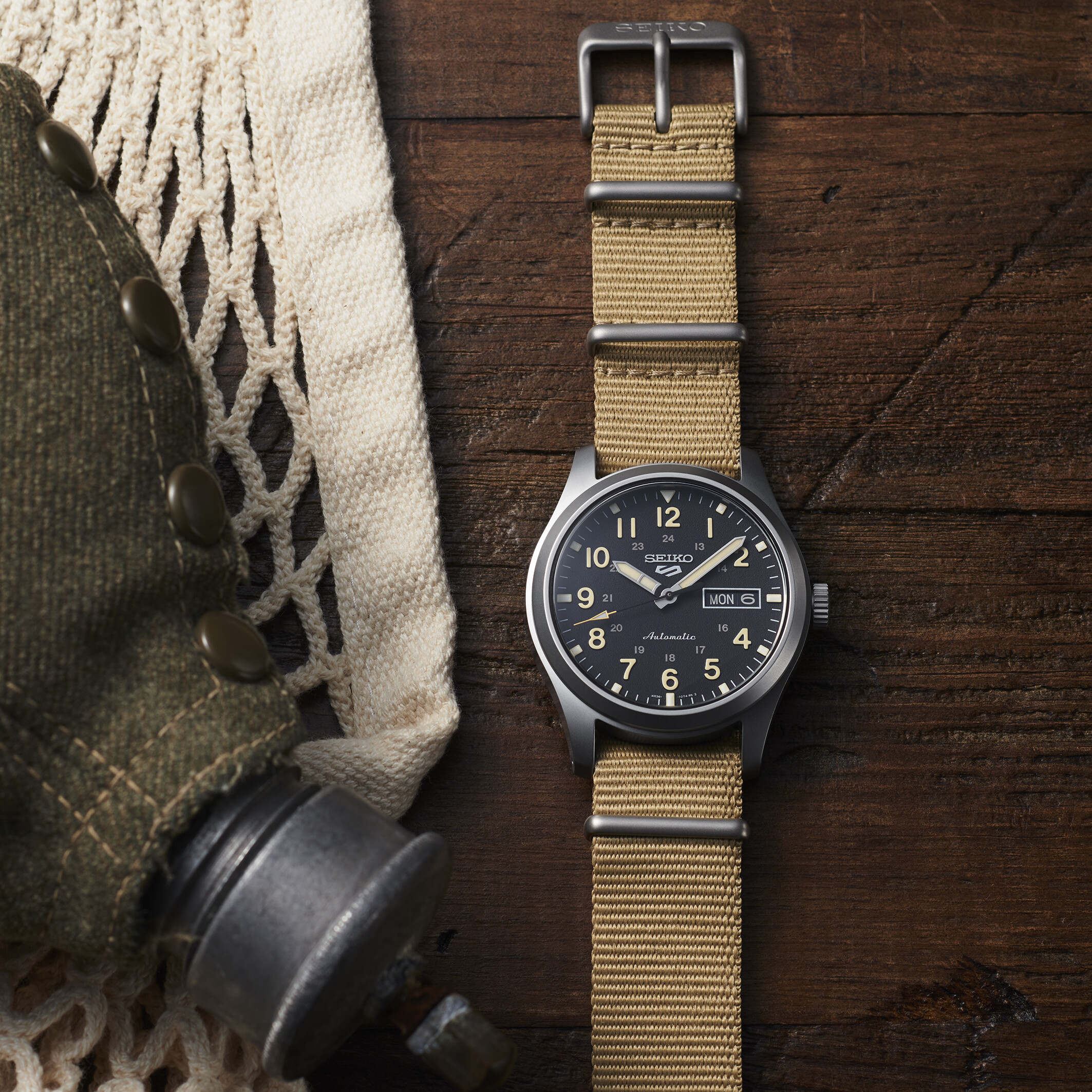 Seiko 5 Sports Field series  - Automatik - Schwarz