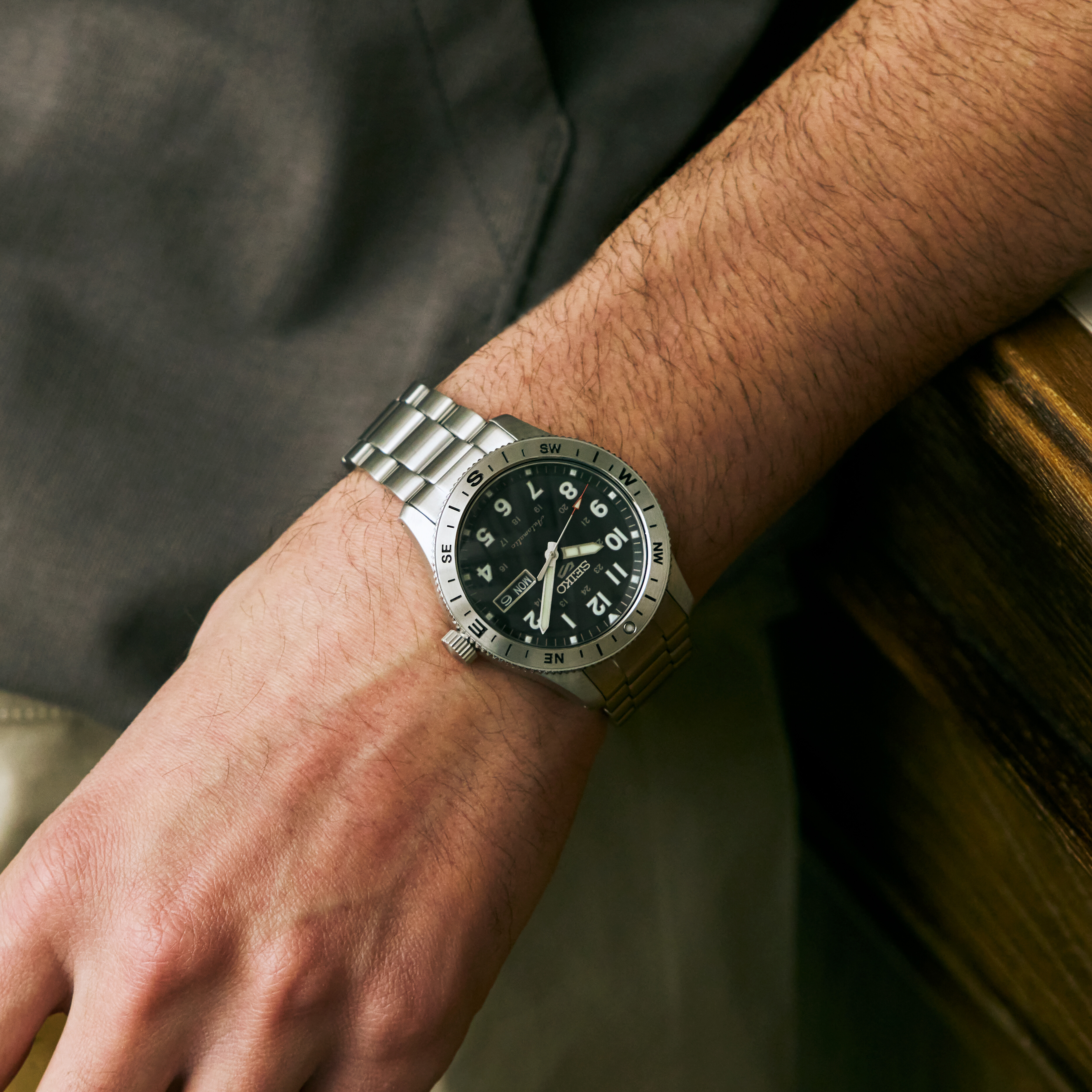 Seiko 5 Sports Field series  - Automatik - Schwarz